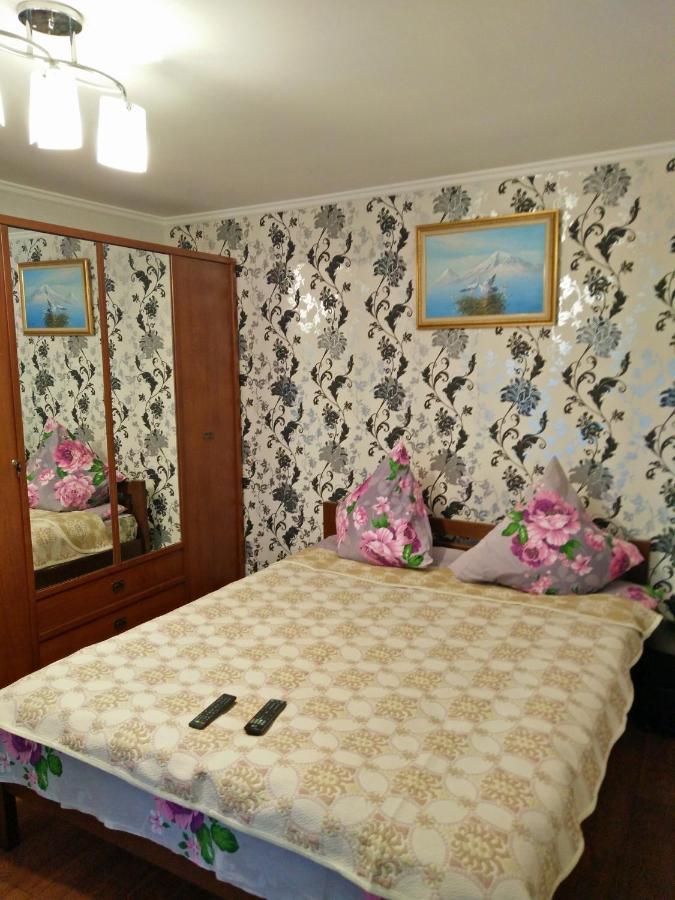 Apartment Nr Railway Station Odesa Exterior photo