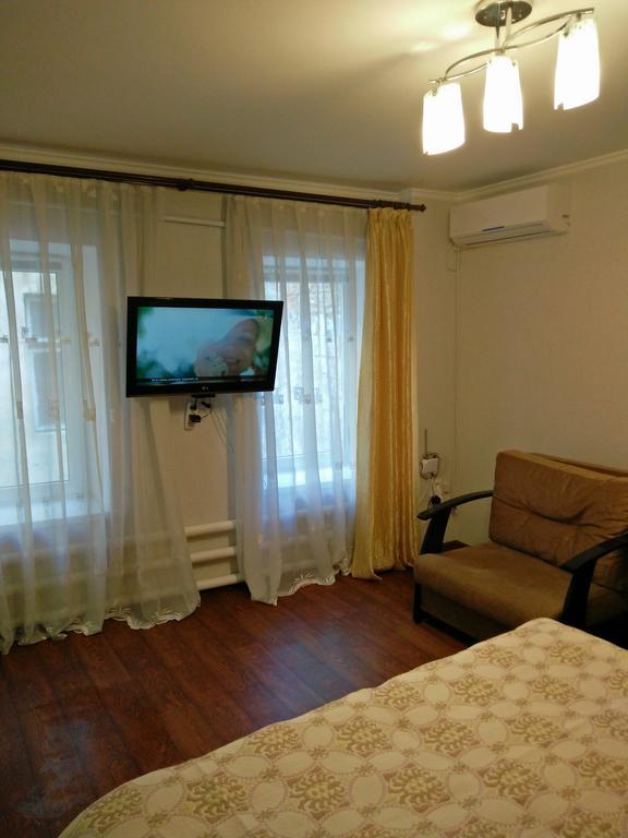 Apartment Nr Railway Station Odesa Exterior photo