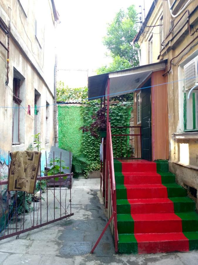 Apartment Nr Railway Station Odesa Exterior photo